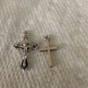 Set of 2 silver crosses
